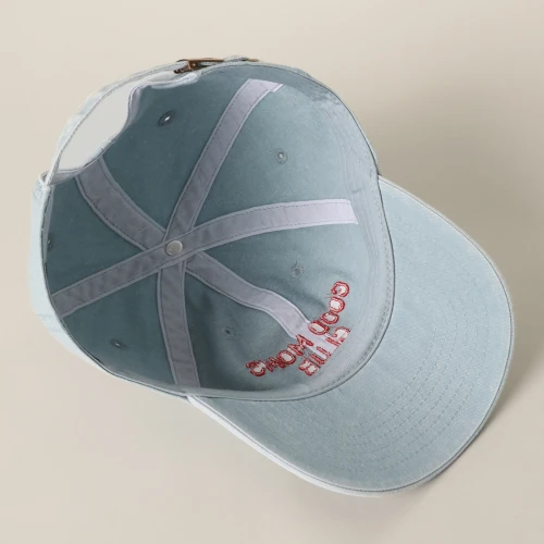 Czapka z daszkiem jasny jeans good moms cllub 6.webp