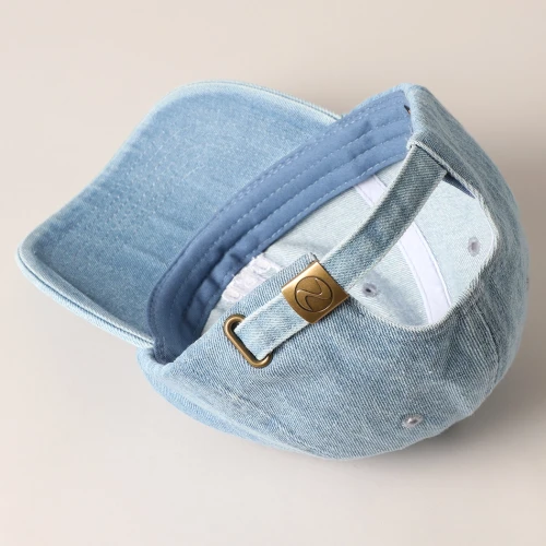 Czapka z daszkiem jasny jeans dad 2.webp